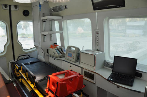 昌平区救护车内部